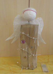 Mehr über den Artikel erfahren Weihnachts-Deko-Basteln für unseren Hort